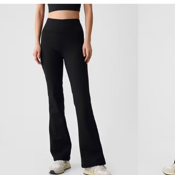 GapFit Recycled Power Flare Pant Legging Sky High Rise Black NWT Size Small - Picture 2 of 12